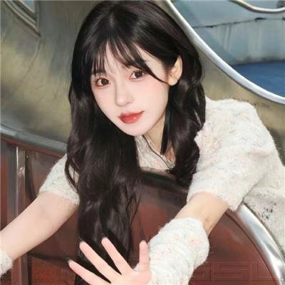 演员 - 阿尔芭·罗尔瓦赫尔 